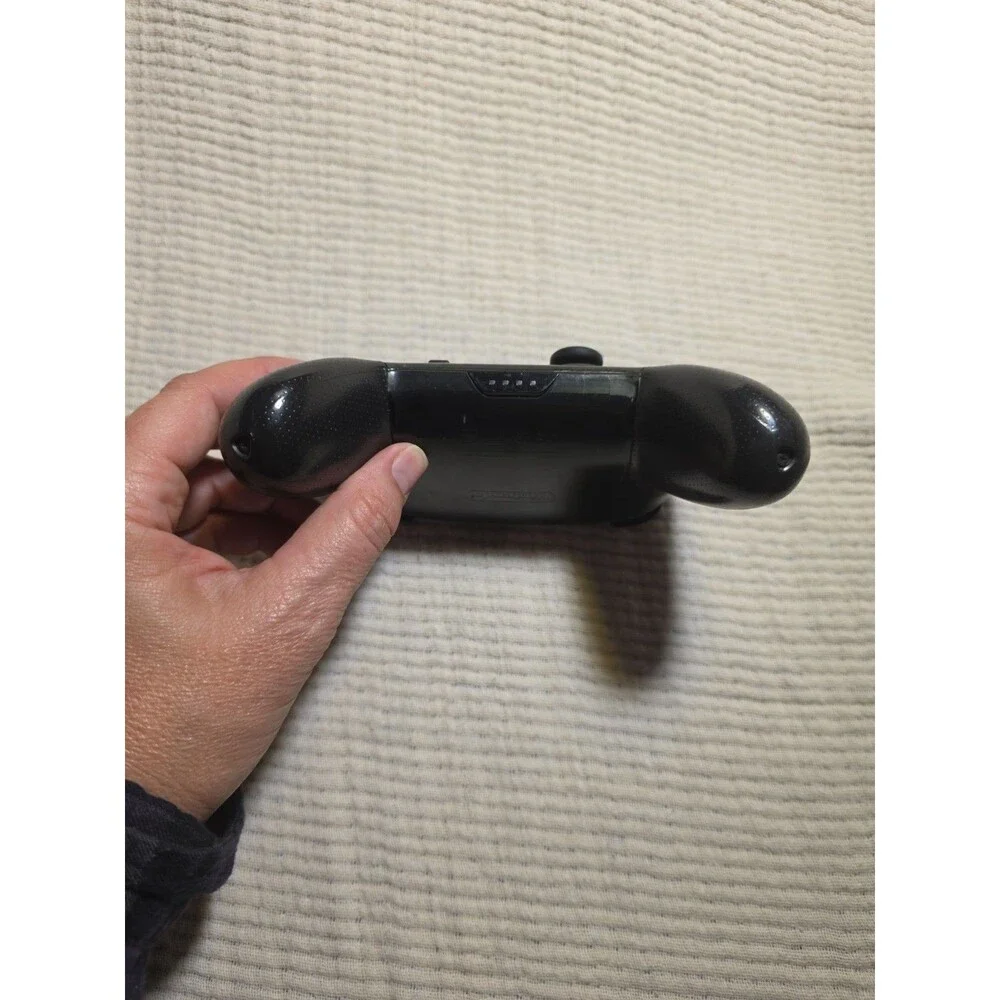 Nintendo Switch Pro Controller HAC-013 Authentic Black For Parts Or Repair FPOR